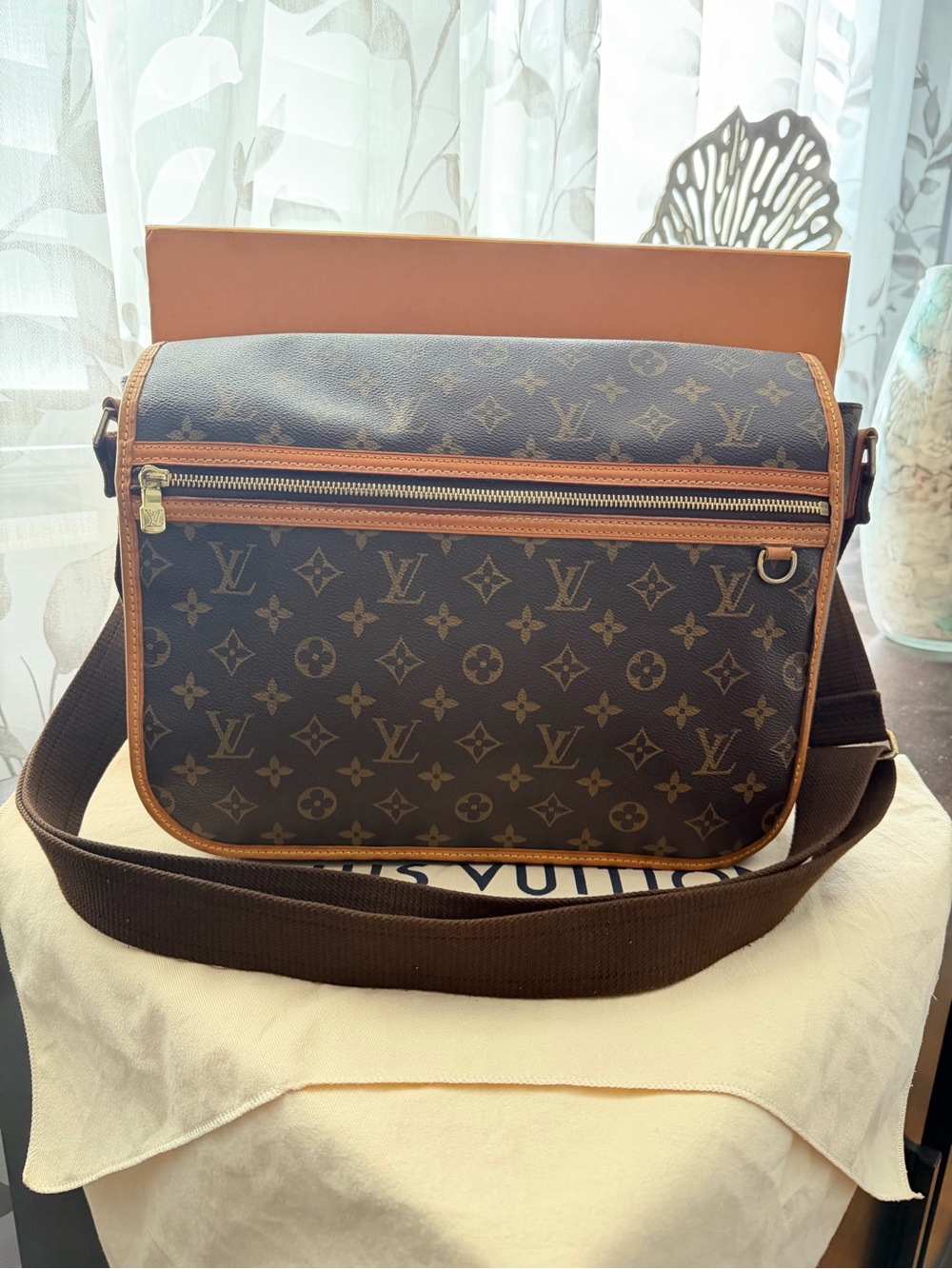 Louis Vuitton Bosphore Messenger Gm